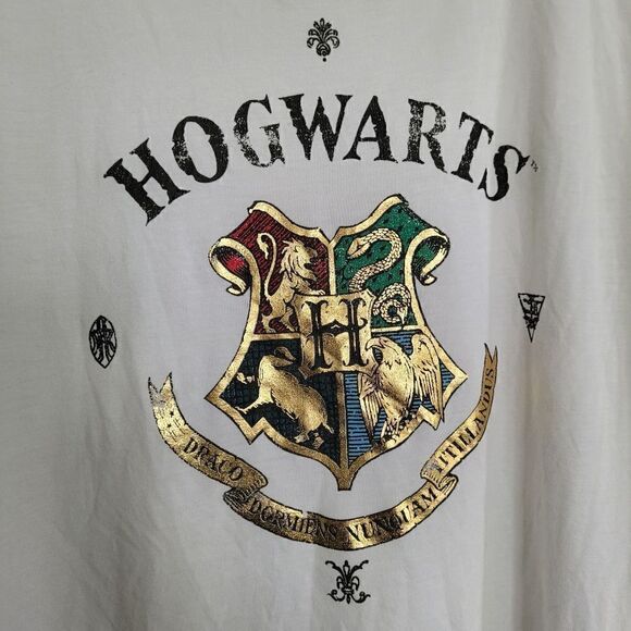 HOGWARTS School Gold Foil Tee - Picture 2 of 4